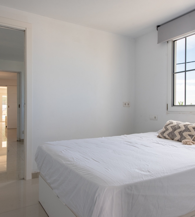 Resa estates Ibiza san Jose te koop villa main bedroom 2.jpg